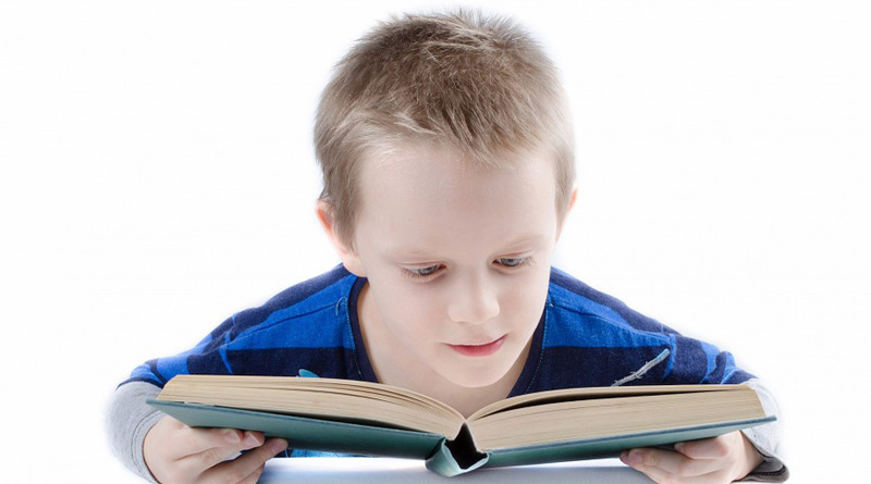 Profiter des vacances pour faire aimer la lecture aux enfants : un défi insurmontable ?